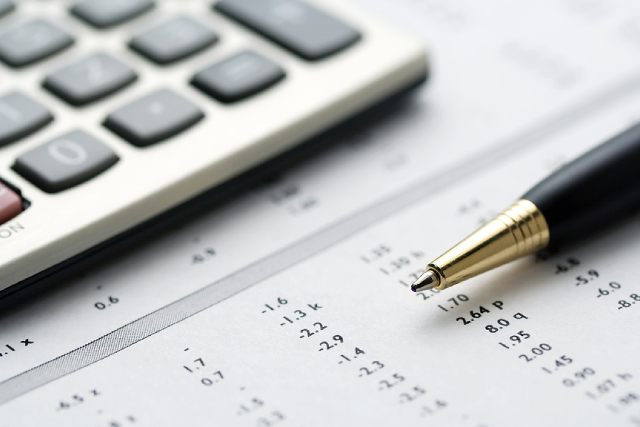 Full-Time vs. Outsourced Accounting: Cost Comparison